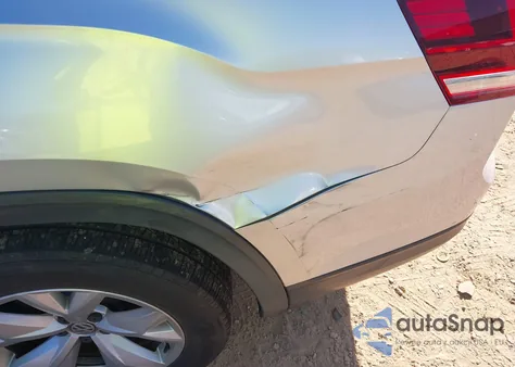 2018 Volkswagen Atlas 3.6L V6 Se/3.6L V6 Se W/Technology из США, поврежденный, VIN 1V2LR2CA5JC507106